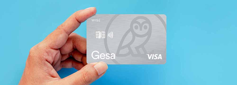 Person holding the wise card